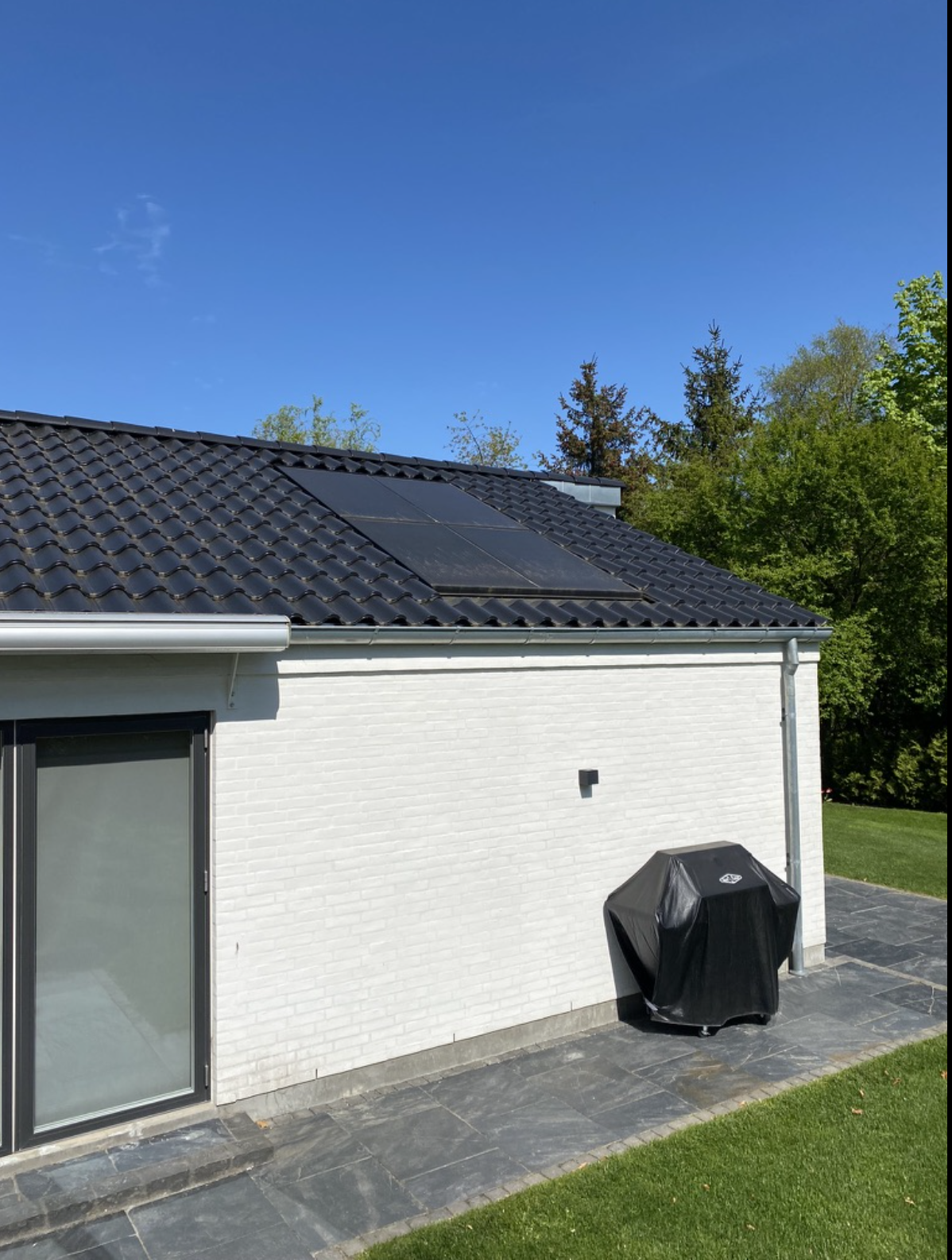 Snavsede solceller før rensning