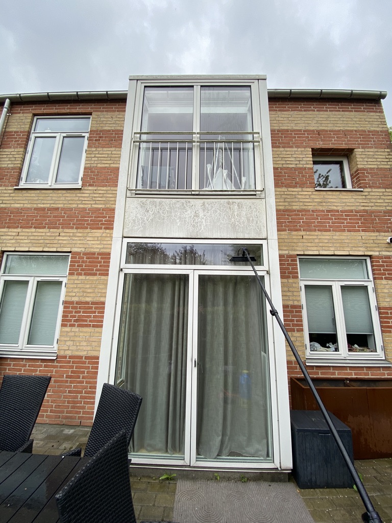 Facade før rensning